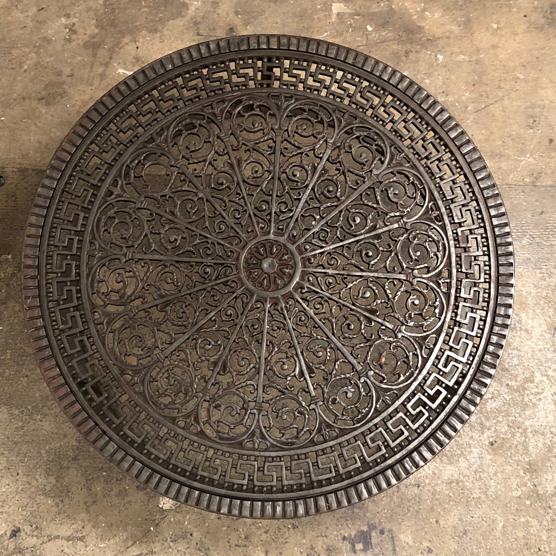 castiron-coffee-table0000