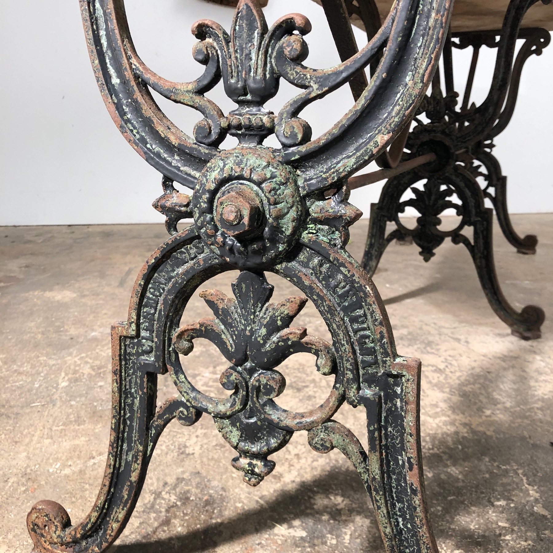 large-garden-table0000