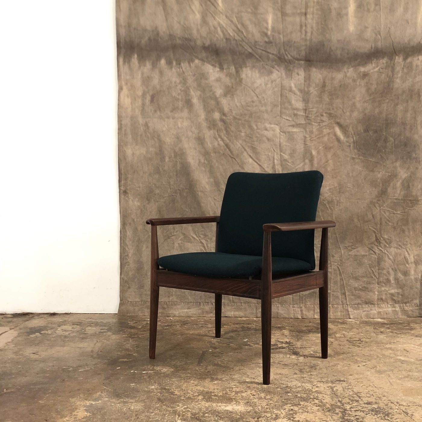 finn-juhl-armchairs0003