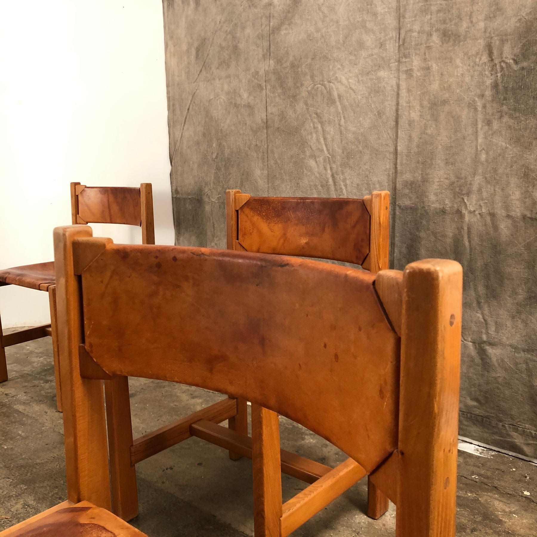 maison-regain-chairs0002