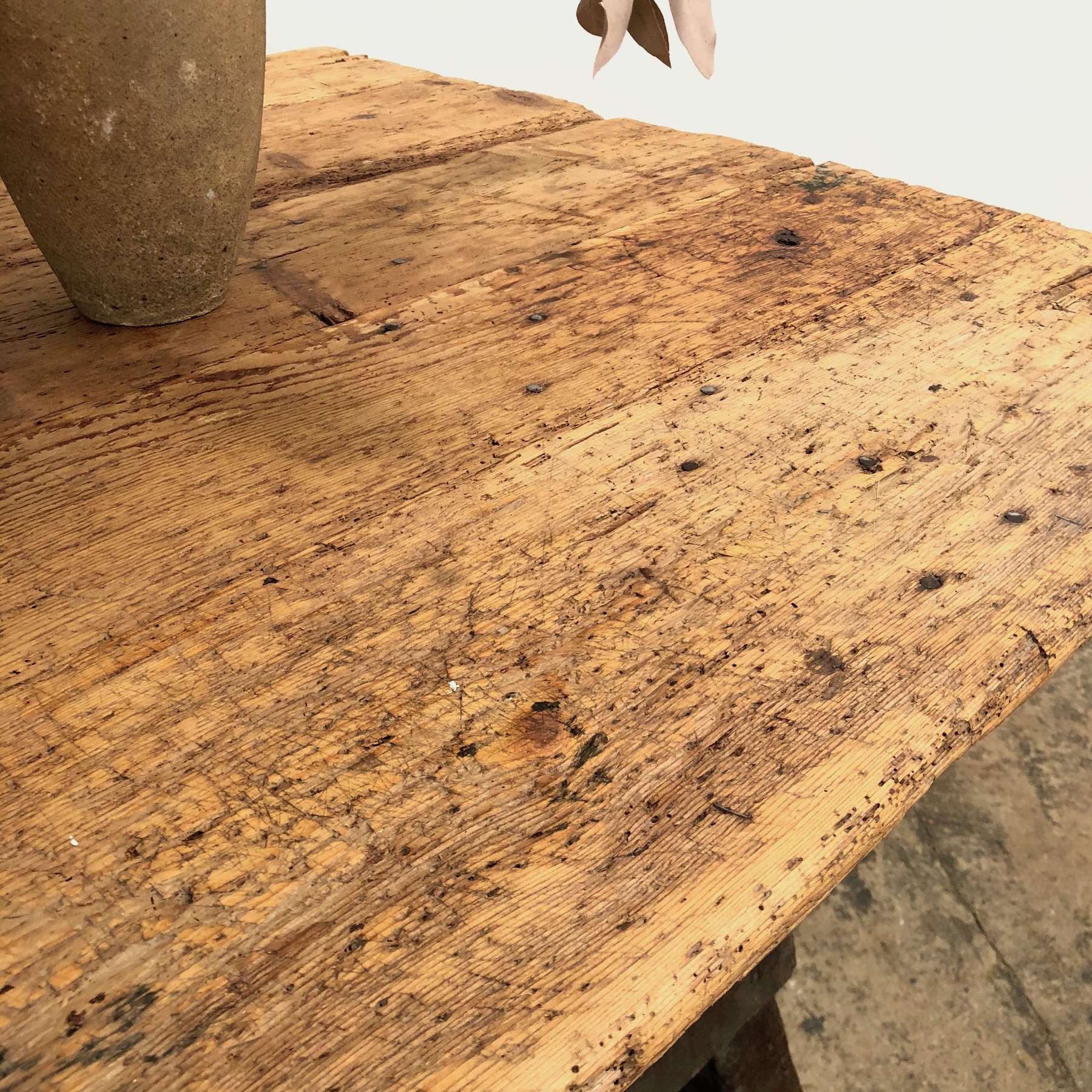 primitive-trestle-table0000