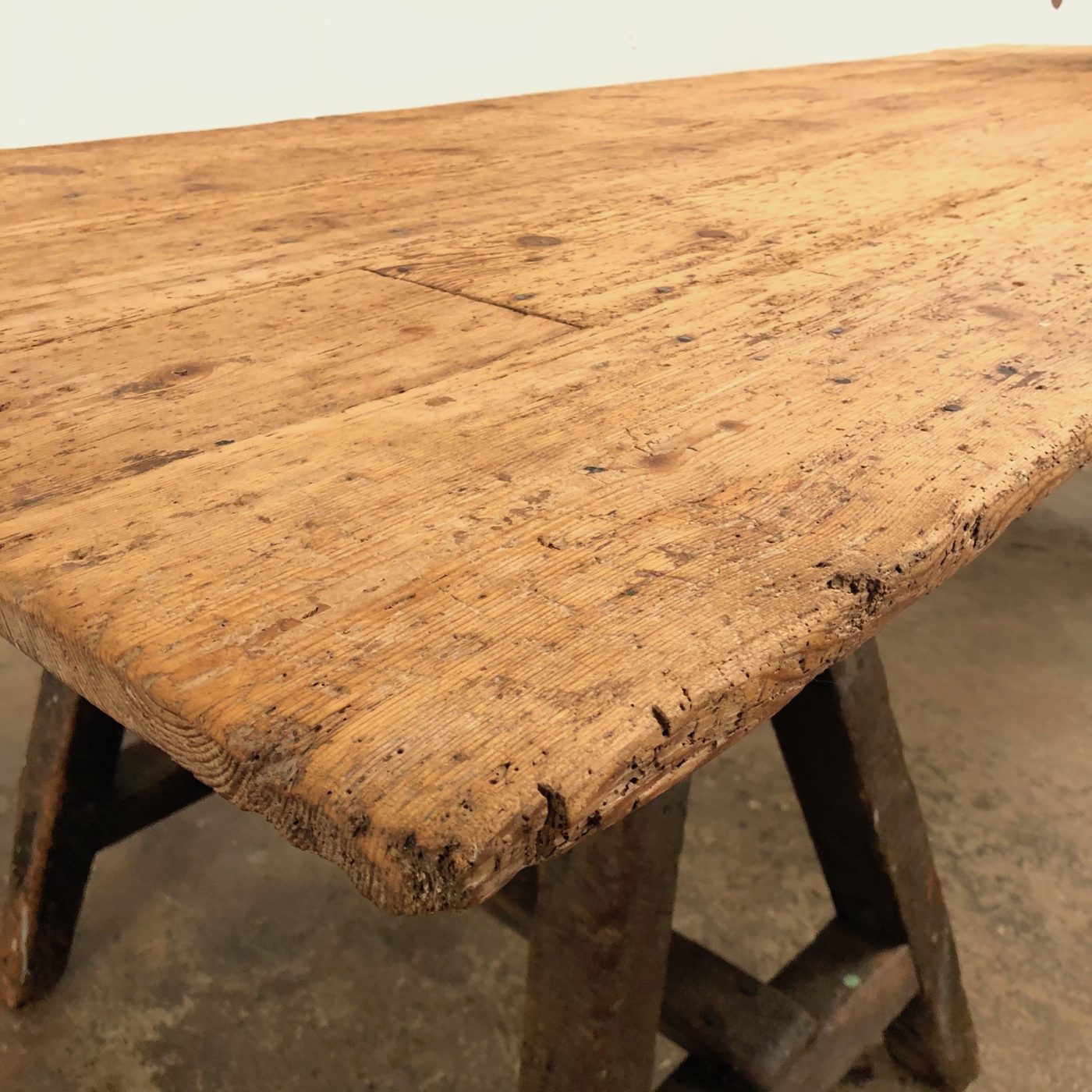 primitive-trestle-table0002