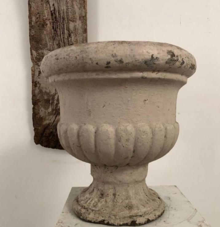 concrete-urn0002