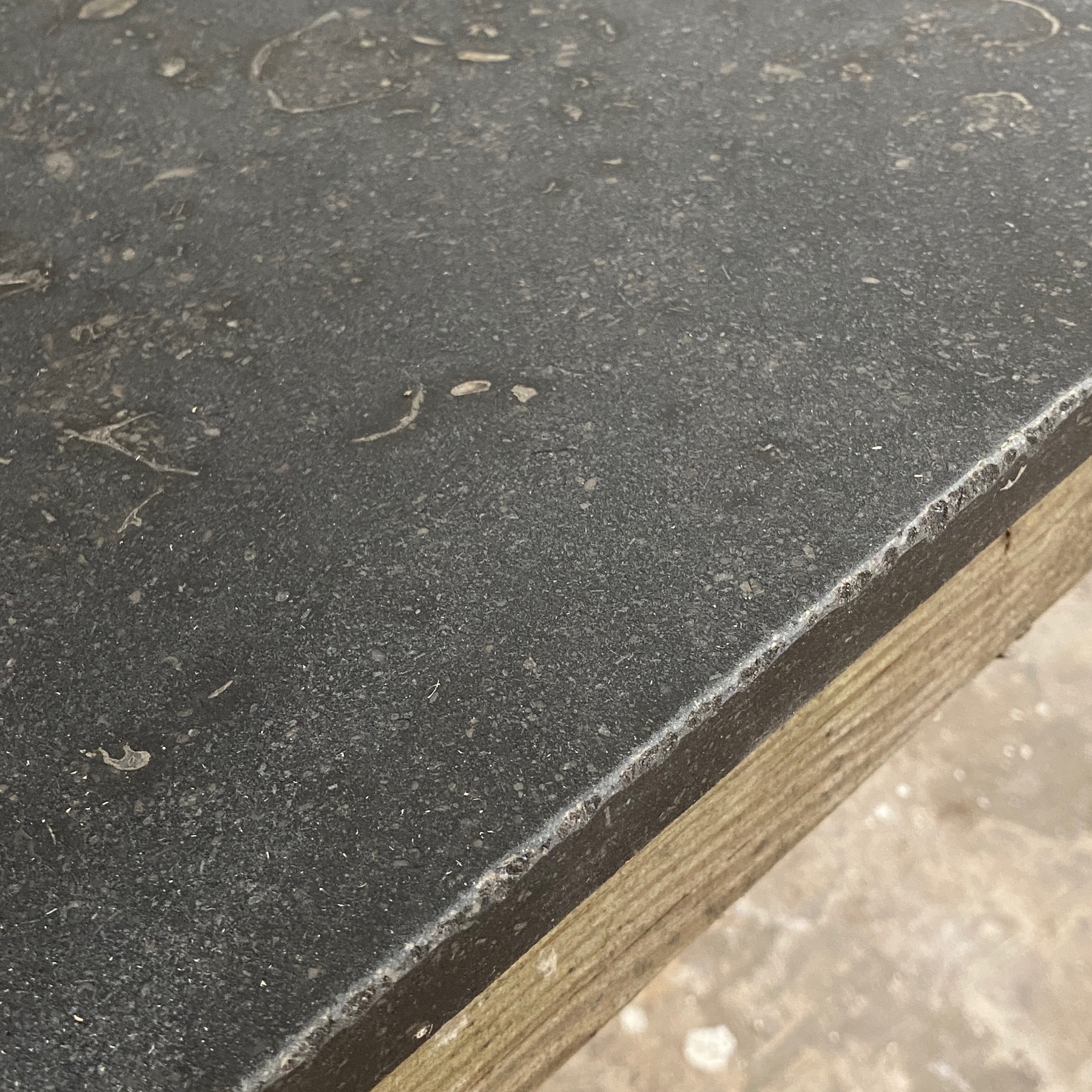 large-stone-coffeetable0003