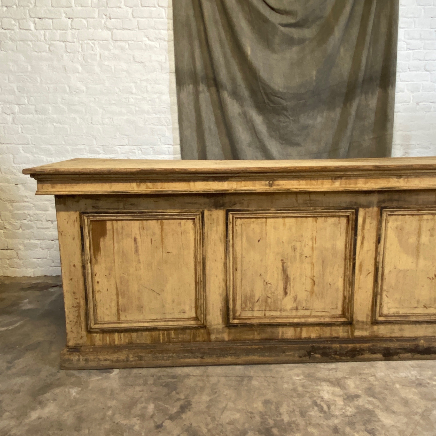 large-painted-counter0001