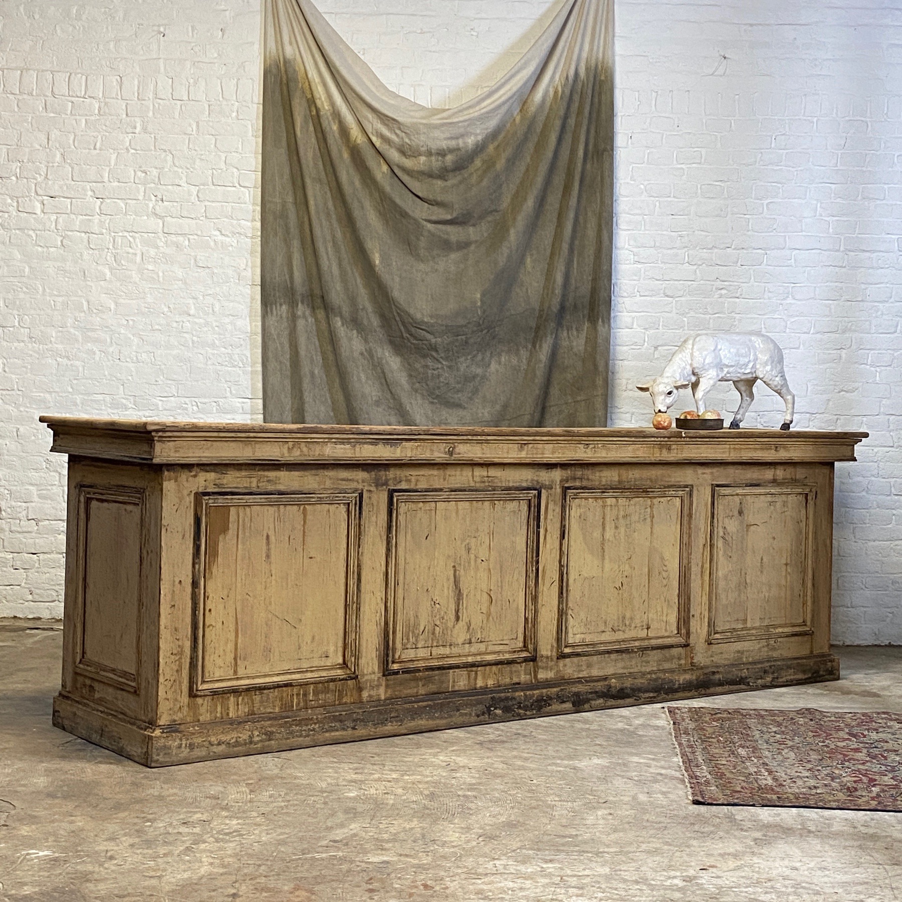 large-painted-counter0012