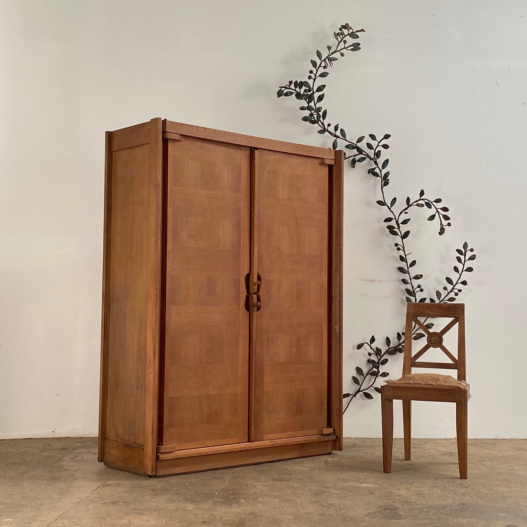 midcentury-cupboard0000