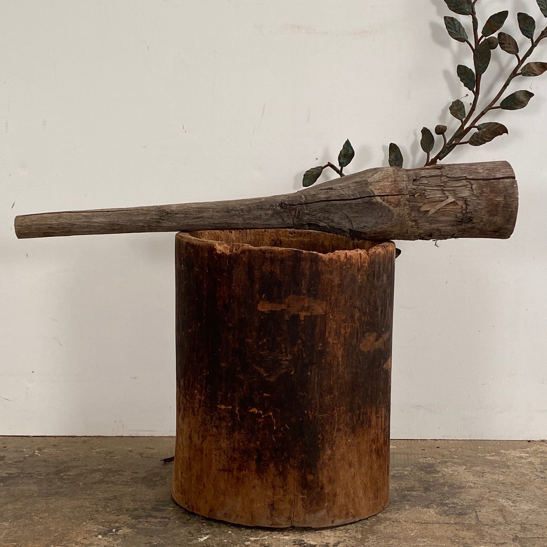 primitive-wooden-mortar0002