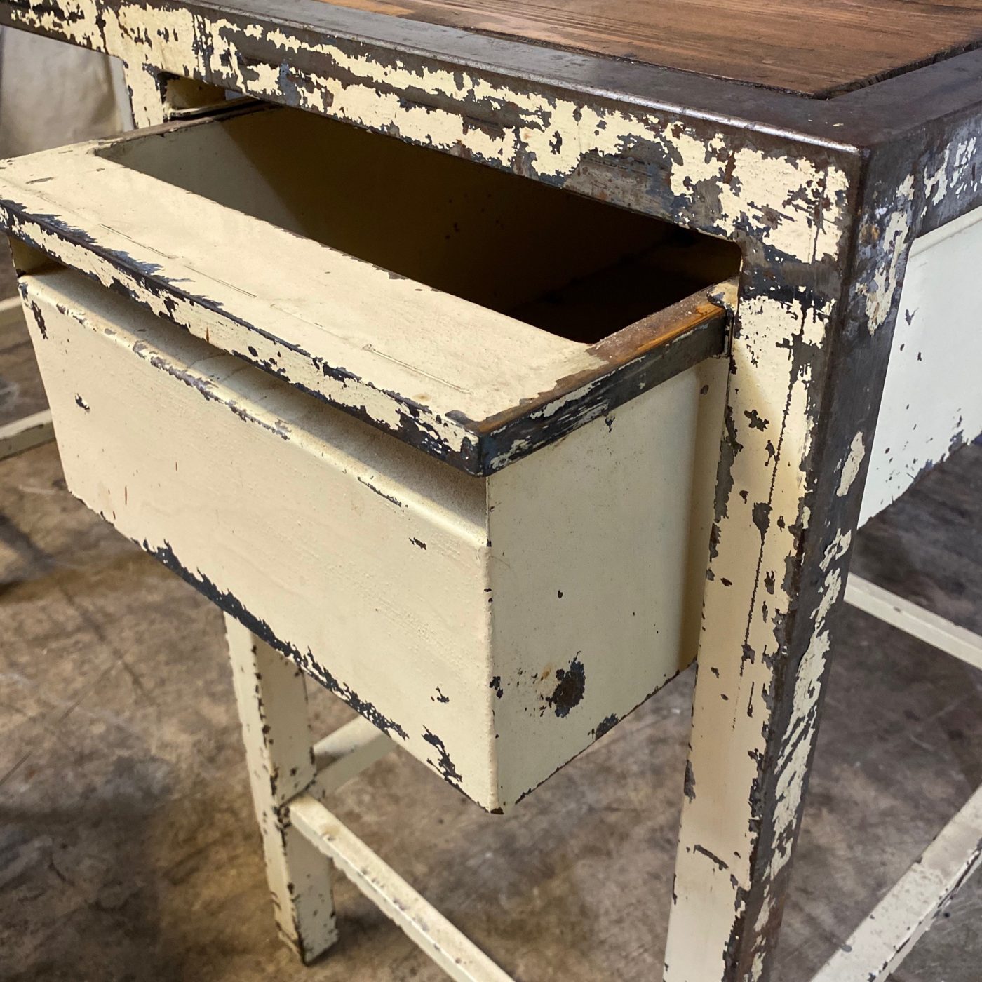 industrial-metal-desk0000