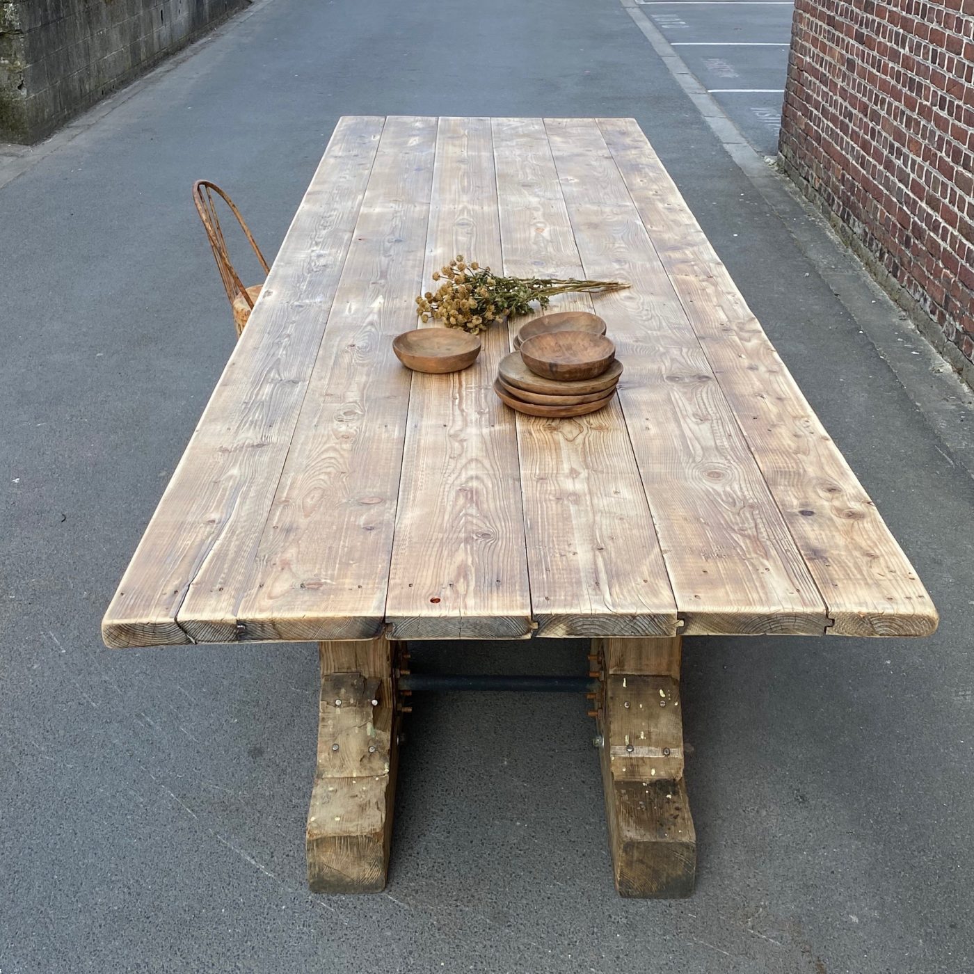 huge-trestle-table0000