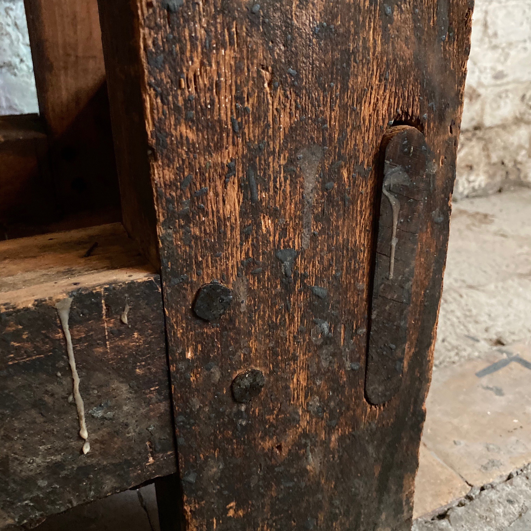 primitive-carpenter-console0003