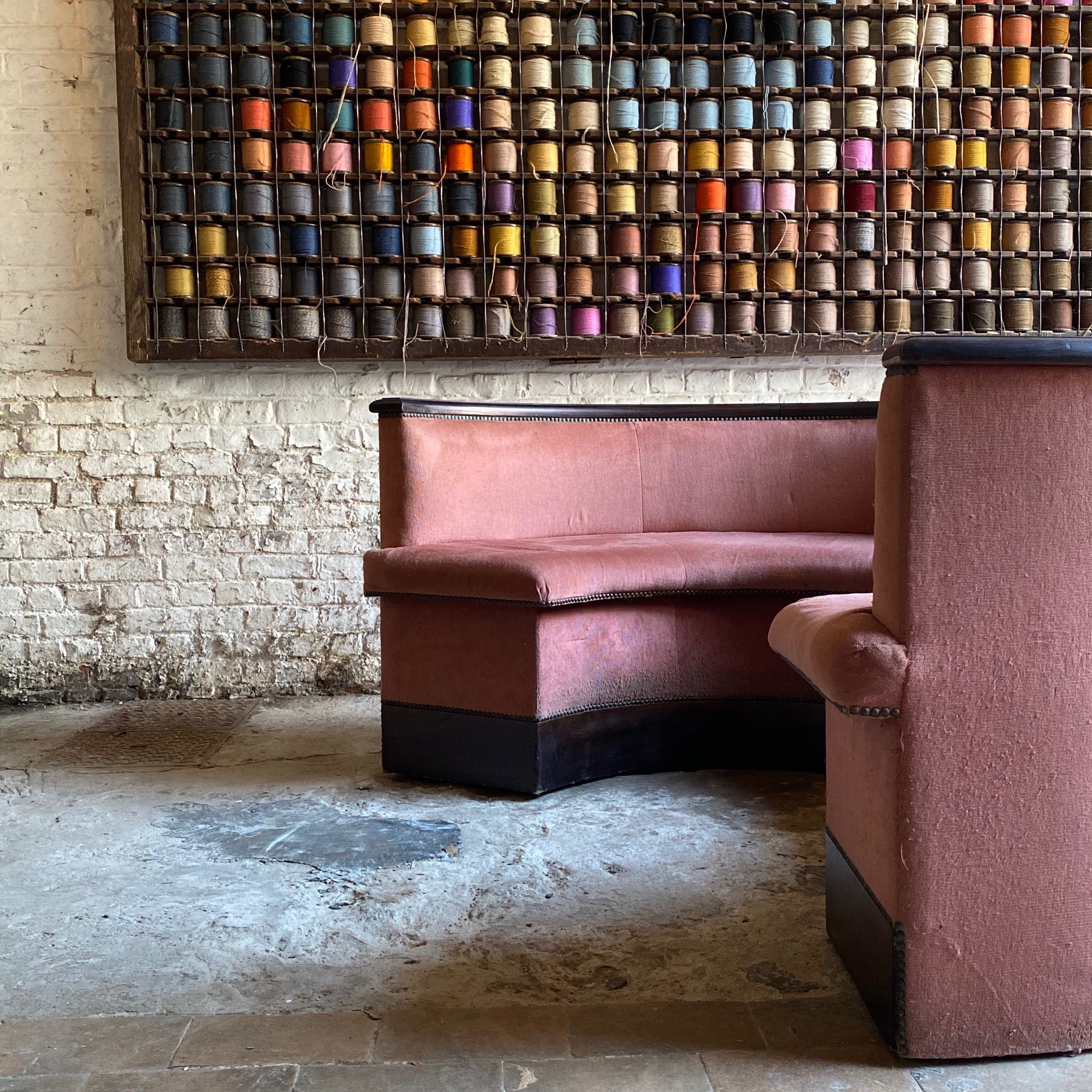 vintage-circular-sofa0006