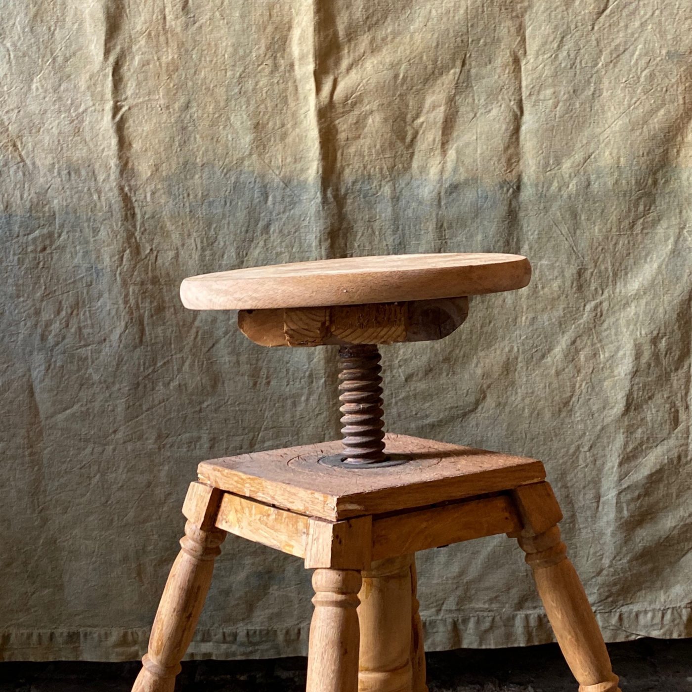 artist-stool0004