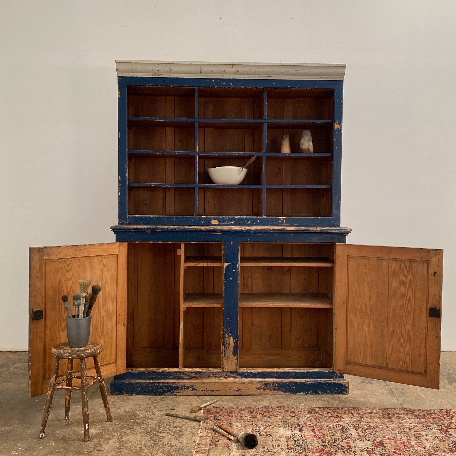 blue-painted-cabinet0008