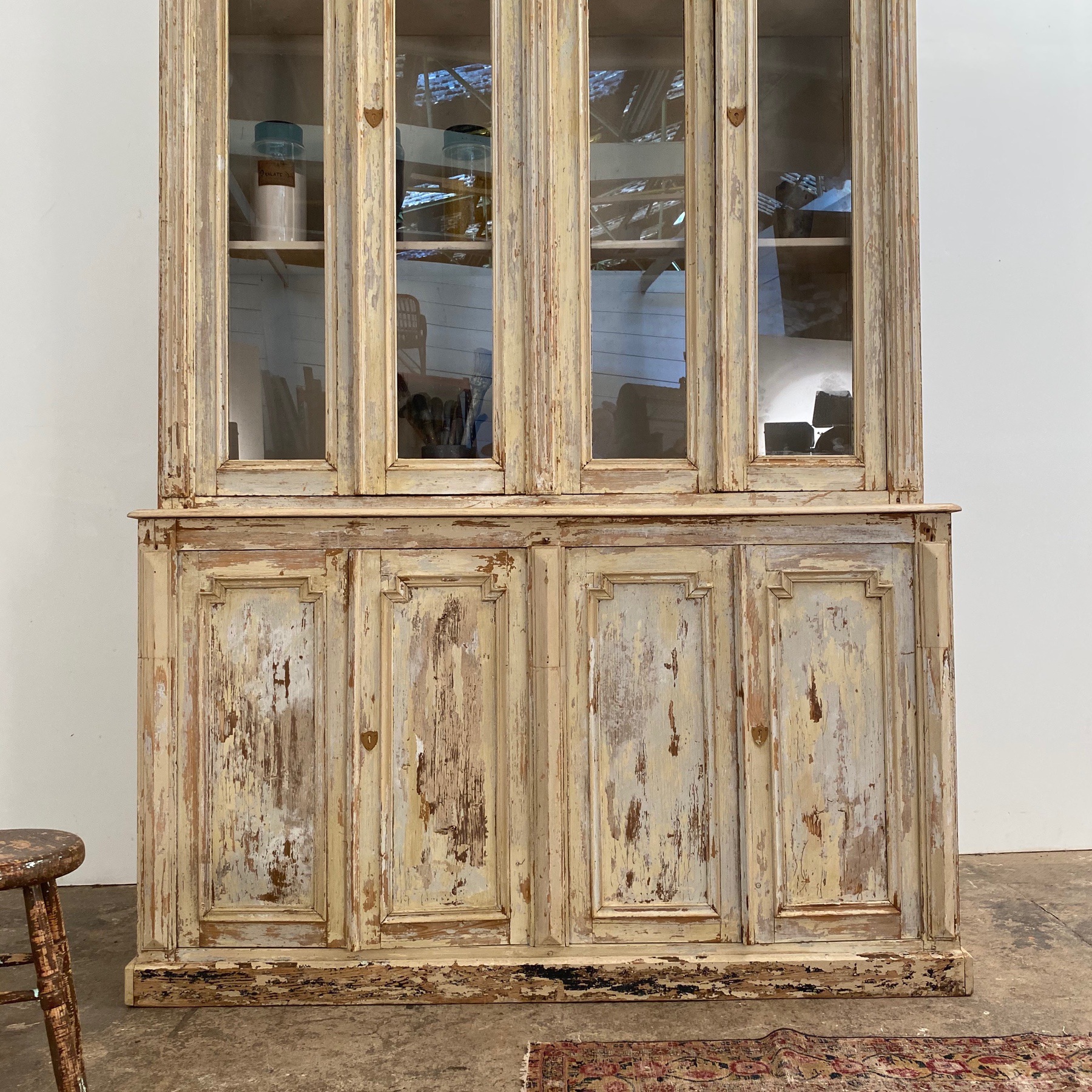 hige-painted-cabinet0001