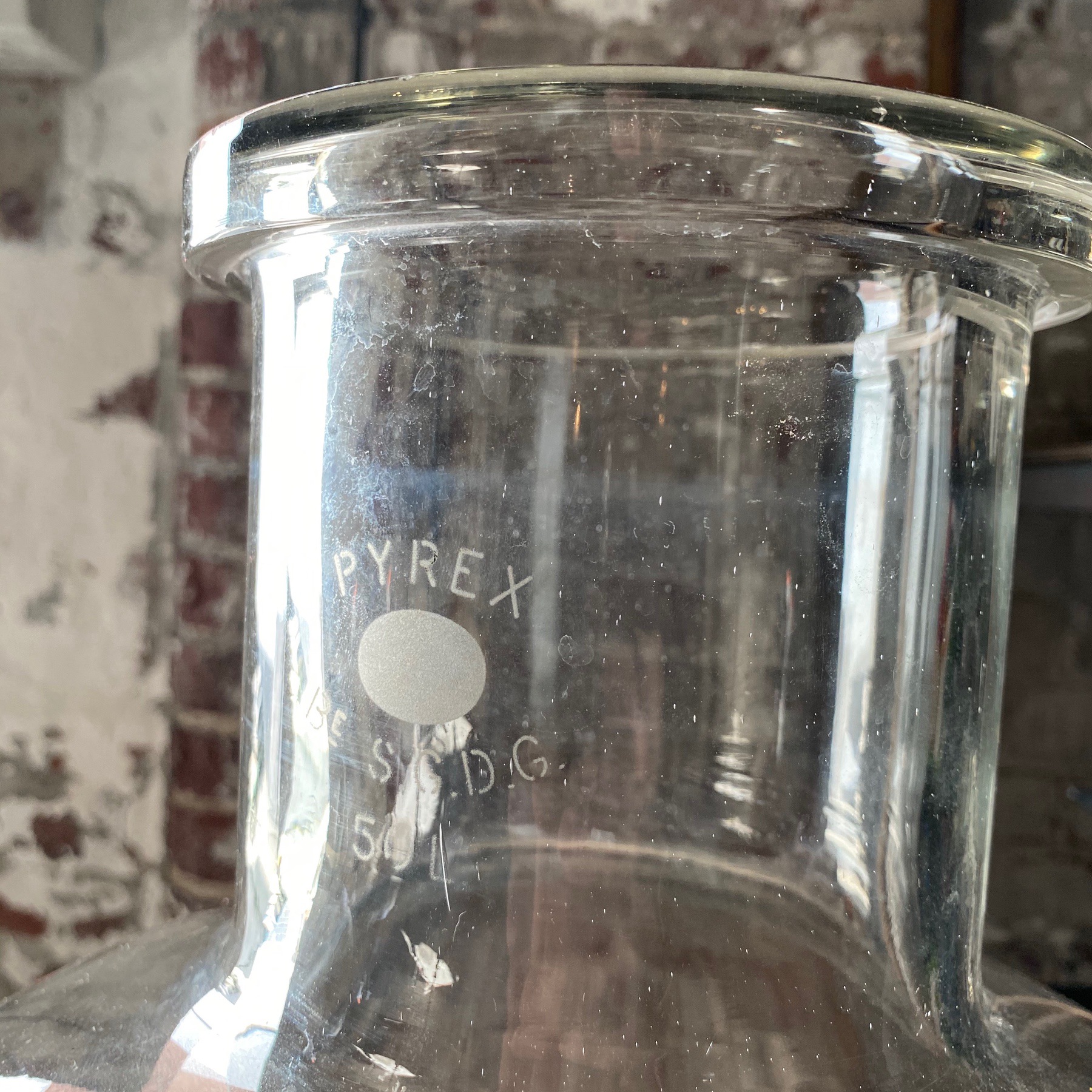 huge-laboratory-vase0002