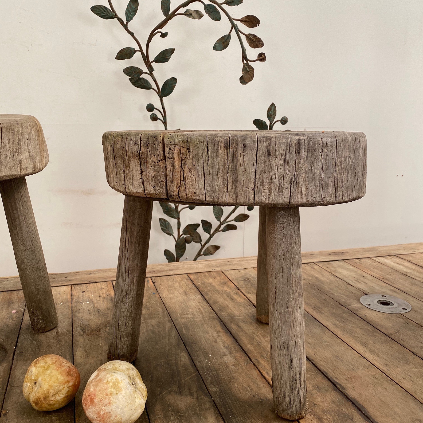 primitive-stools0004