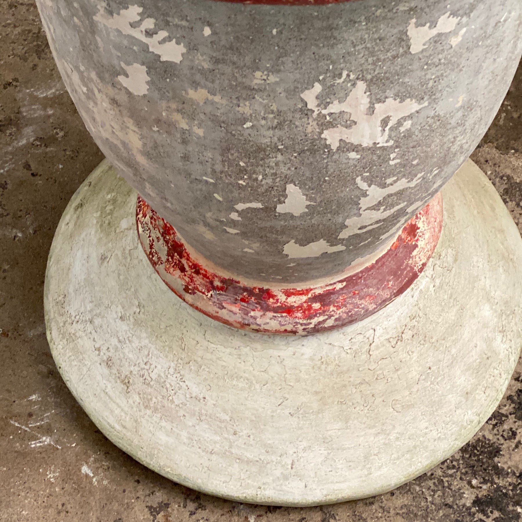 large-concrete-urn0004
