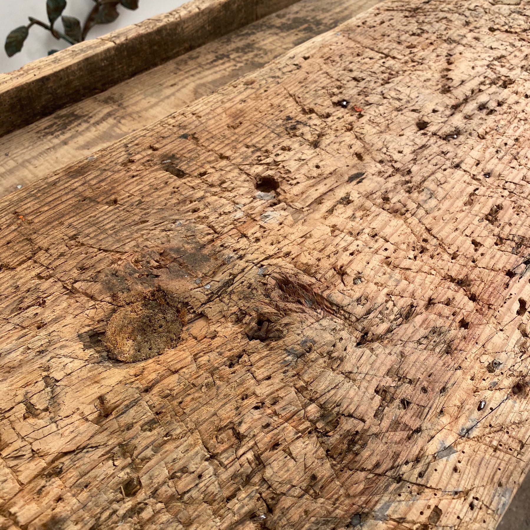 primitive-carpenter-console0006