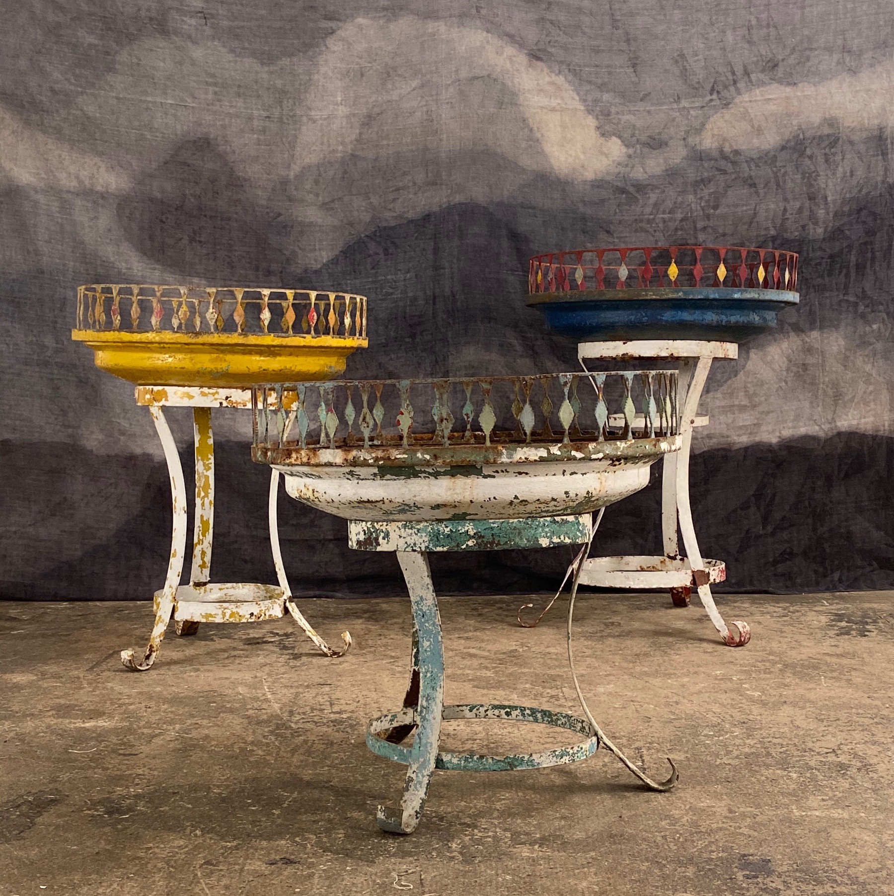 curious-metal-planters0008