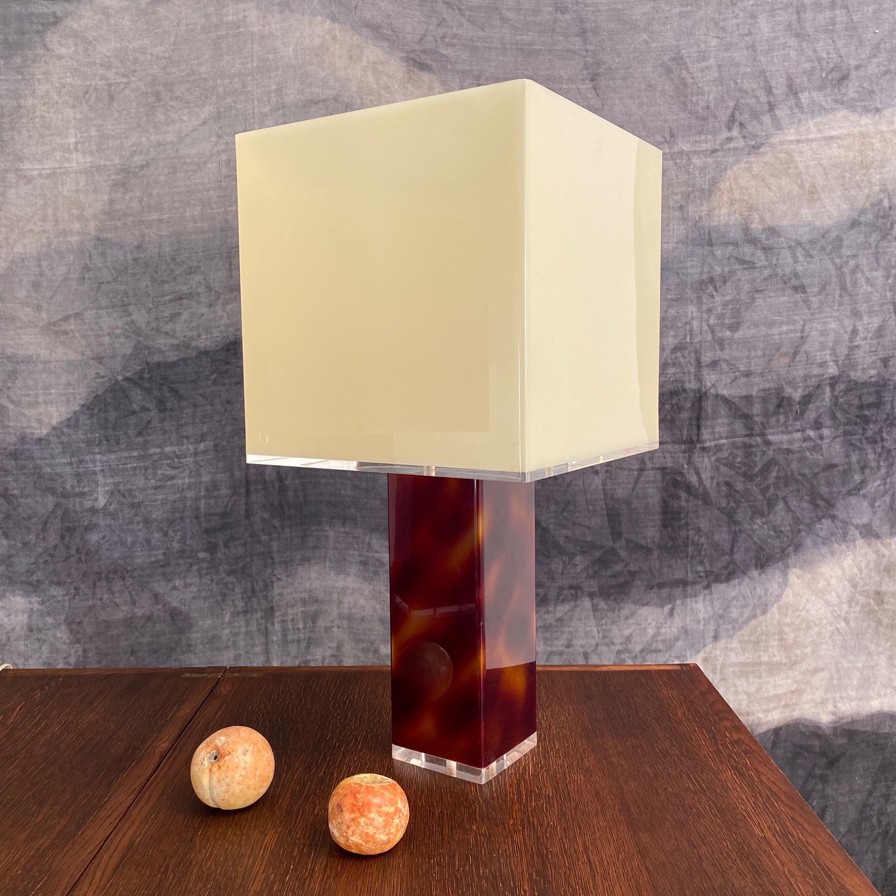 french-resin-lamps0000