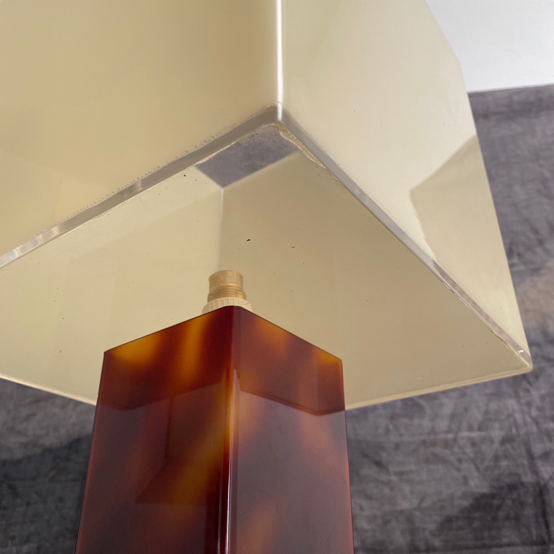 french-resin-lamps0001