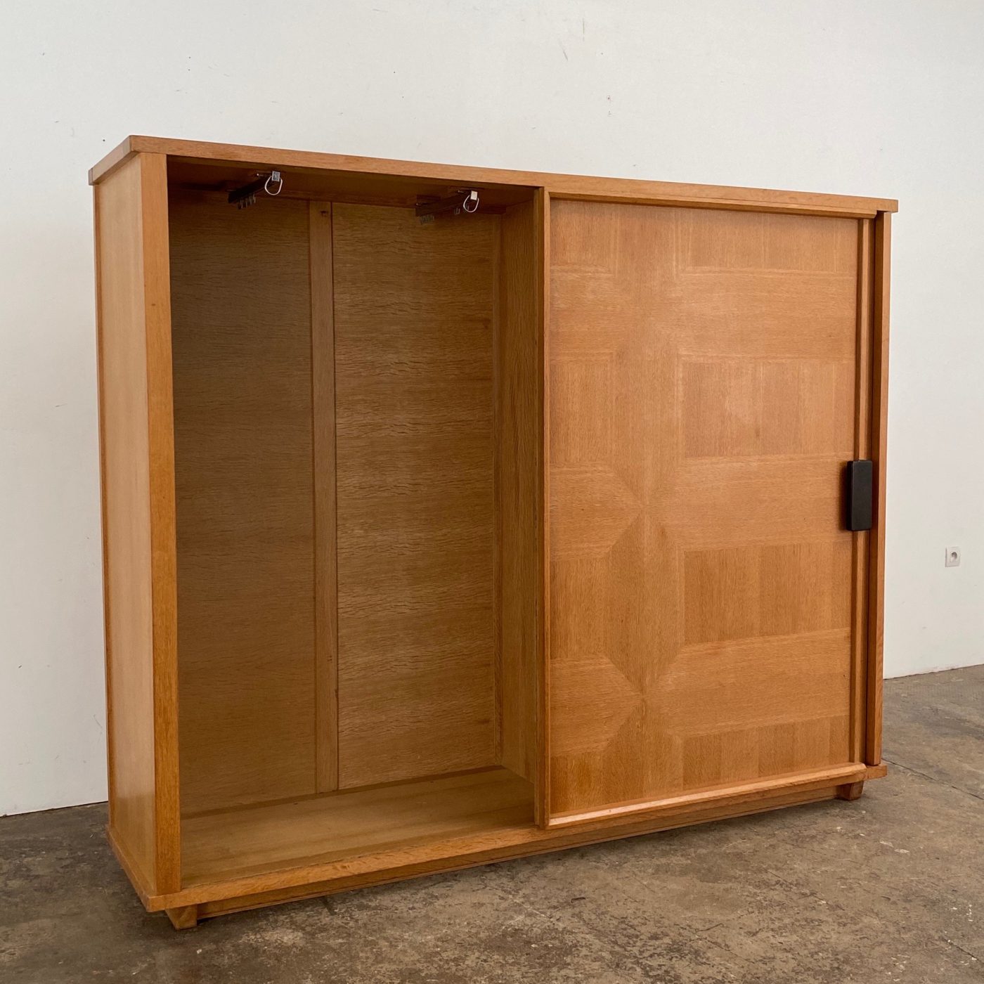 large-midcentury-cupboard0001