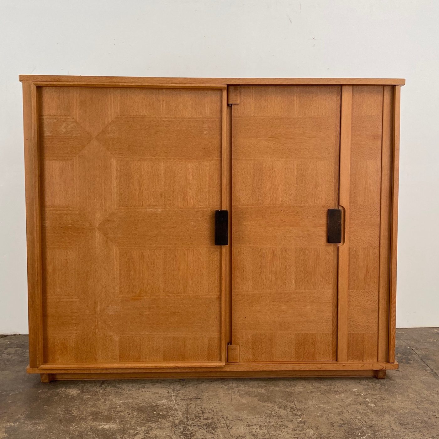 large-midcentury-cupboard0008