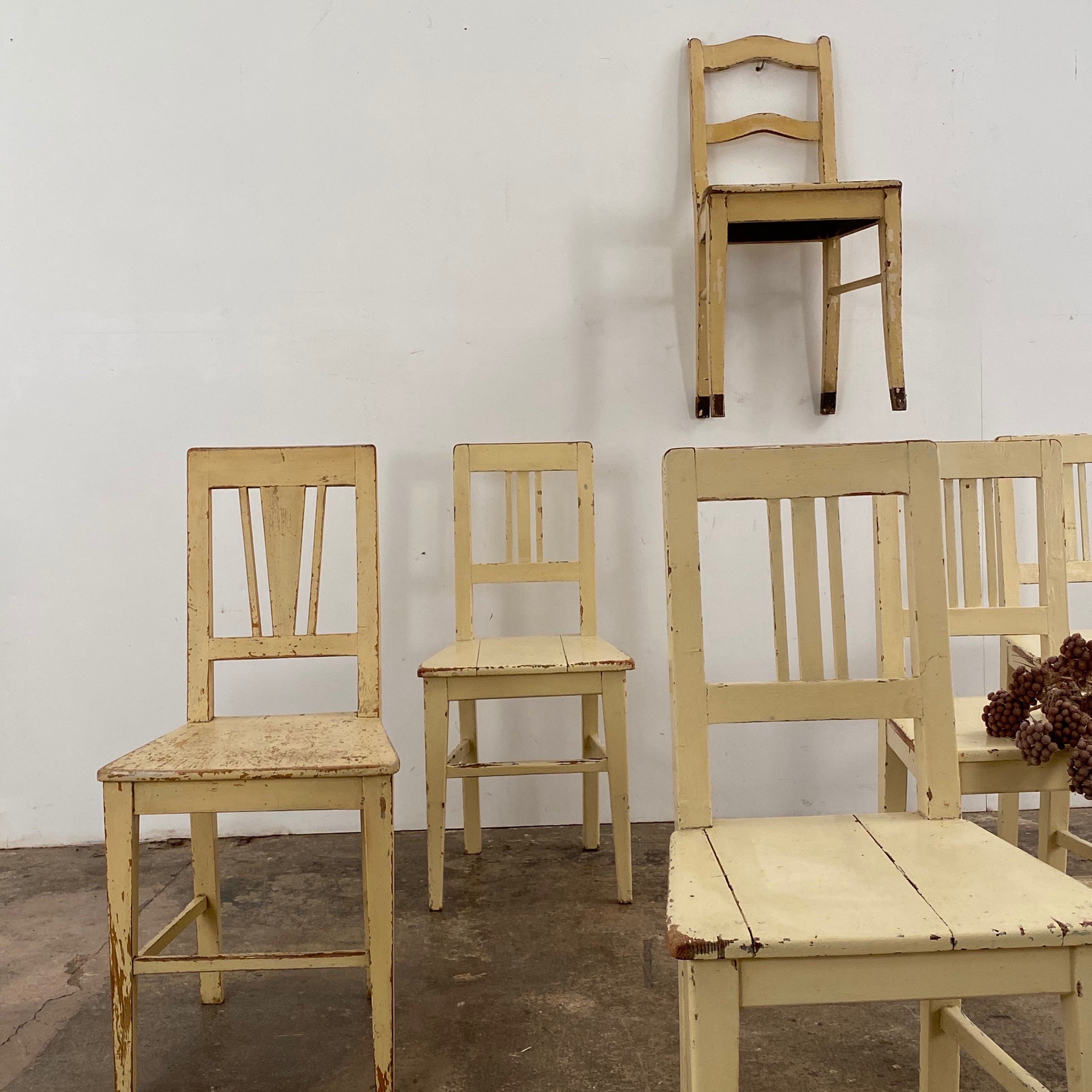 antique-painted-chairs0004