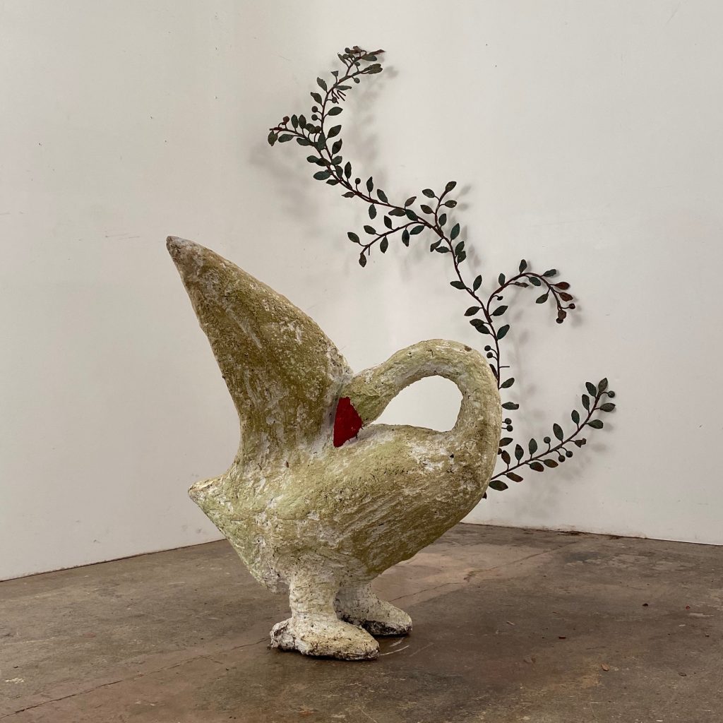 big concrete goose Objet Vagabond