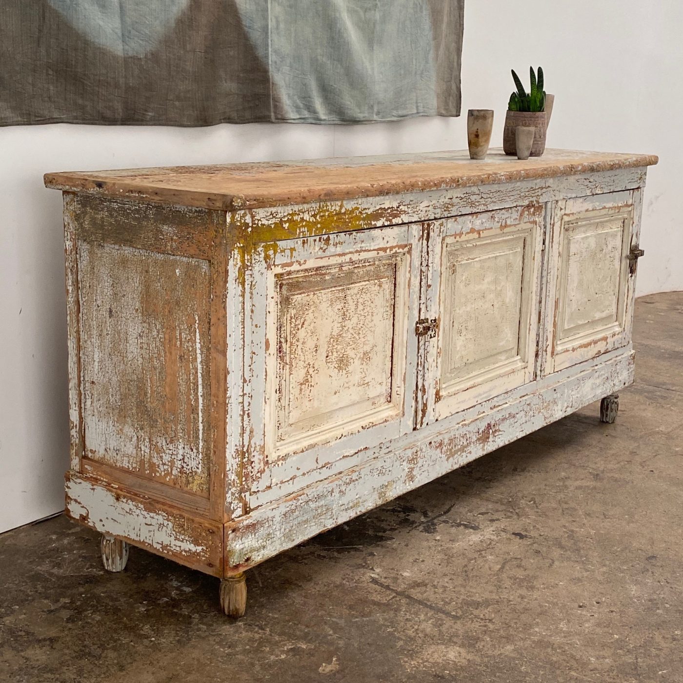 distressed-painted-sideboard0005