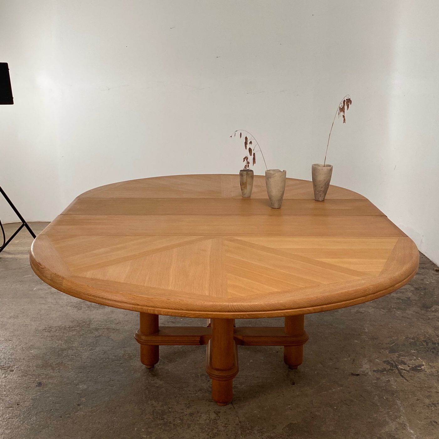 large-round-table0002