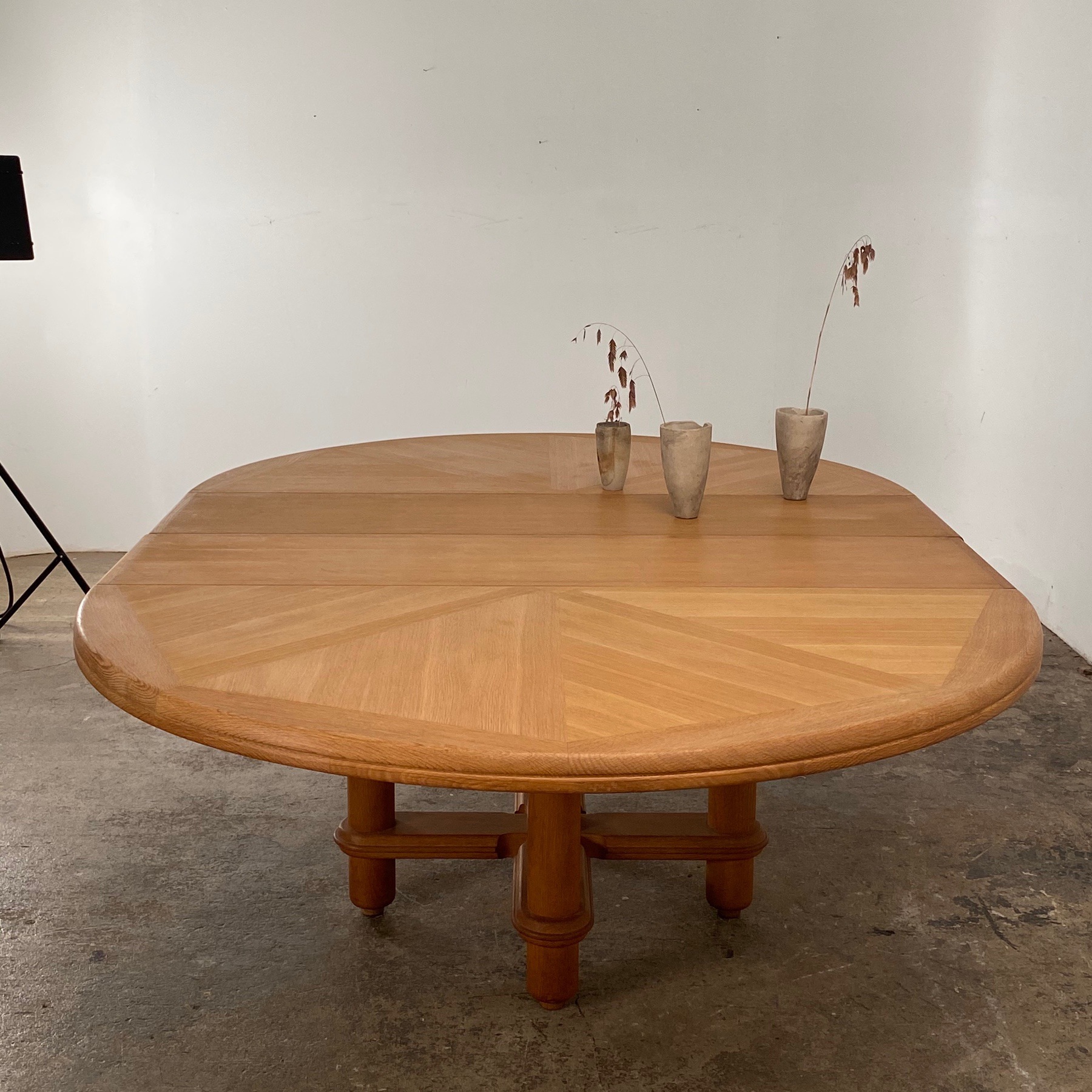 large-round-table0002