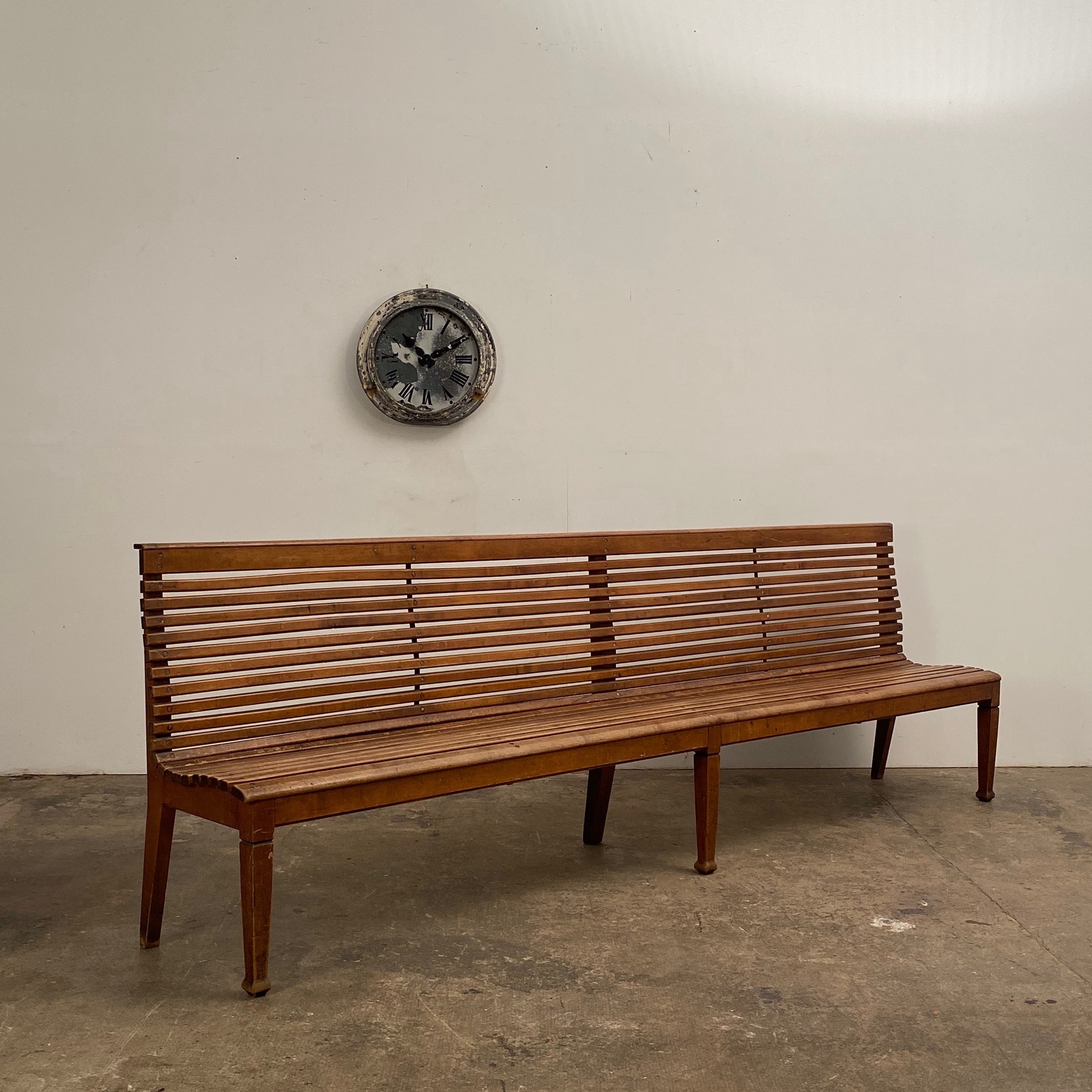 large-station-bench0002