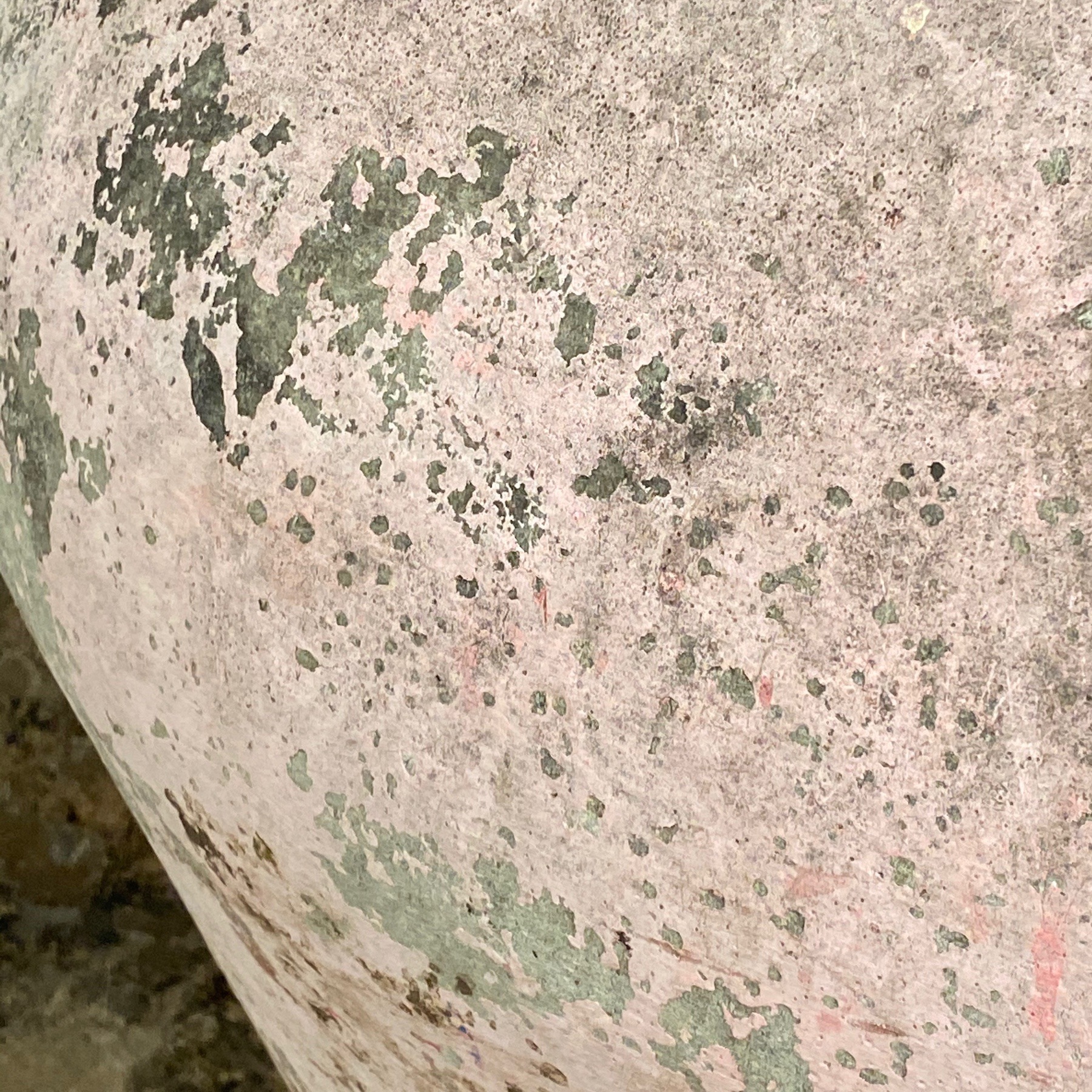 huge-concrete-vase0003