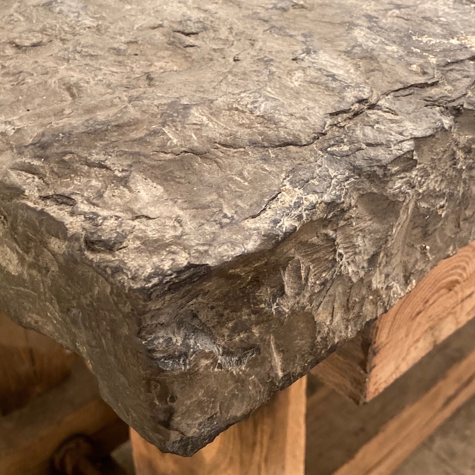 massive-stone-table0010