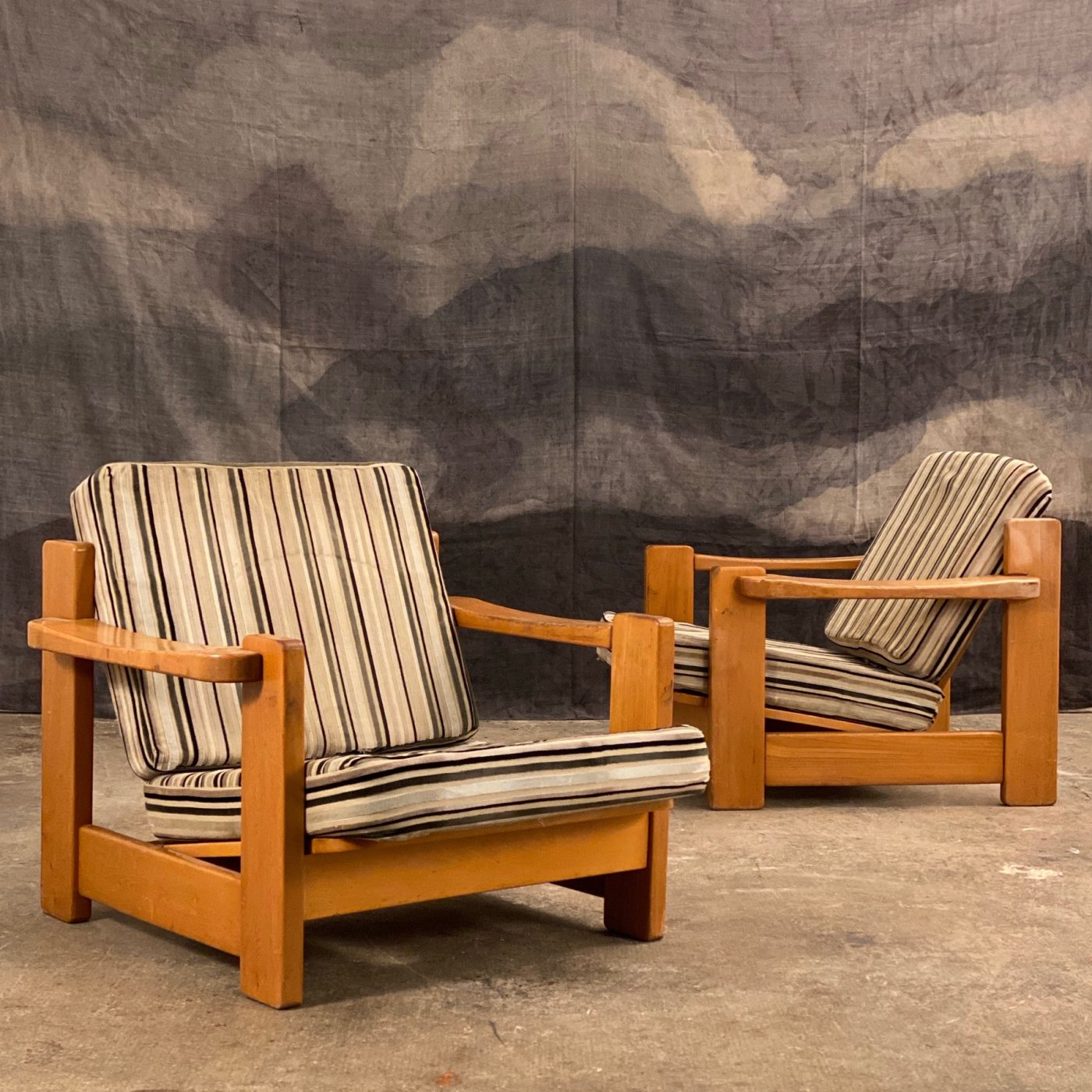 midcentury-armchairs0002