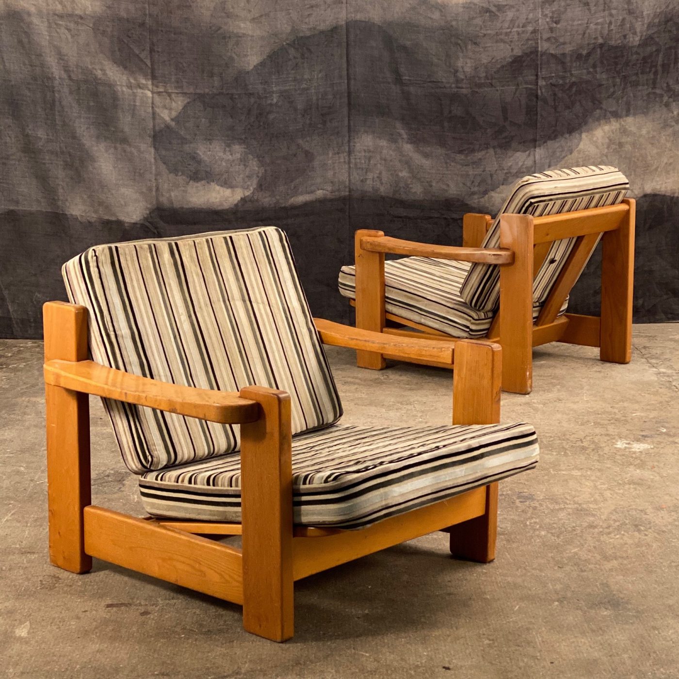 midcentury-armchairs0003