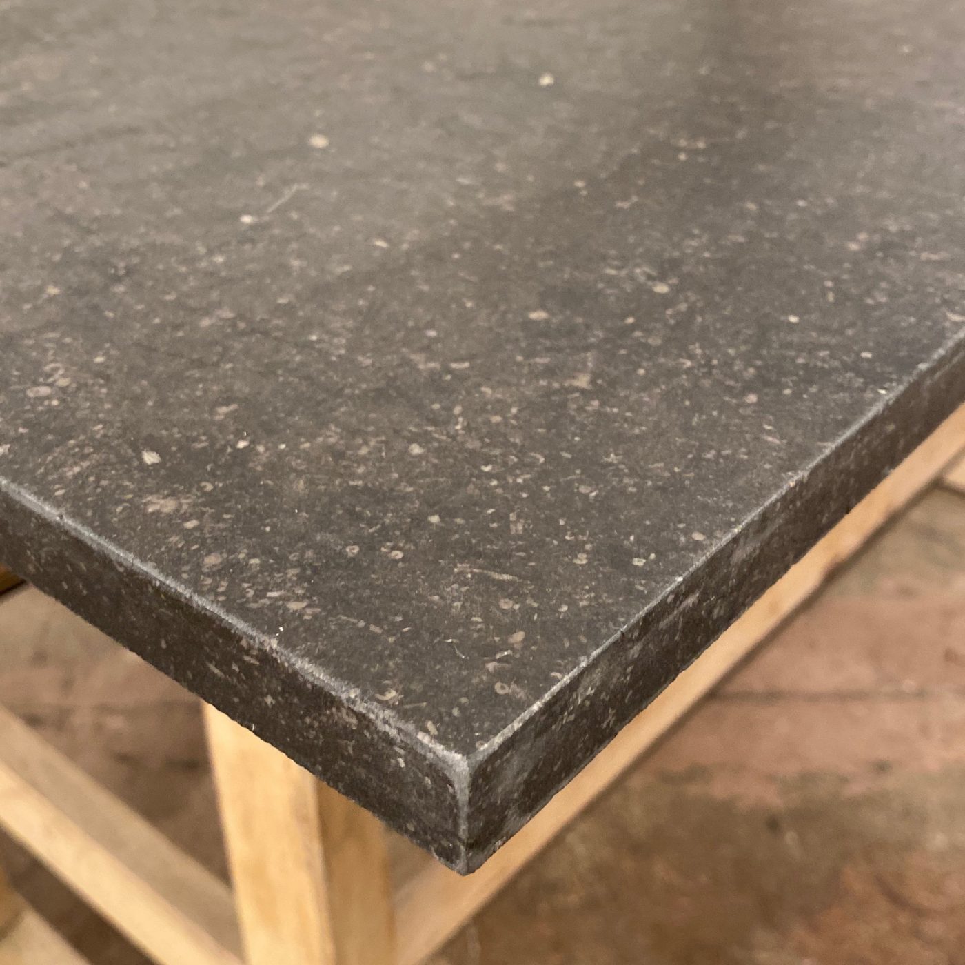 blue-stone-table0004