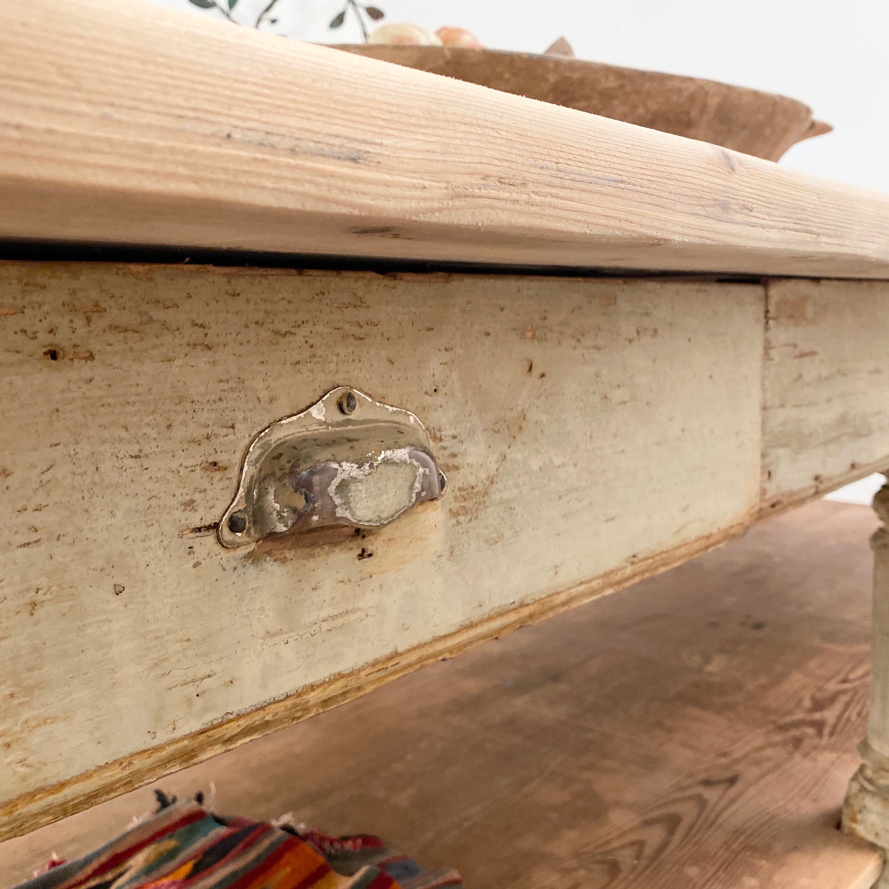 huge-draper-table0002