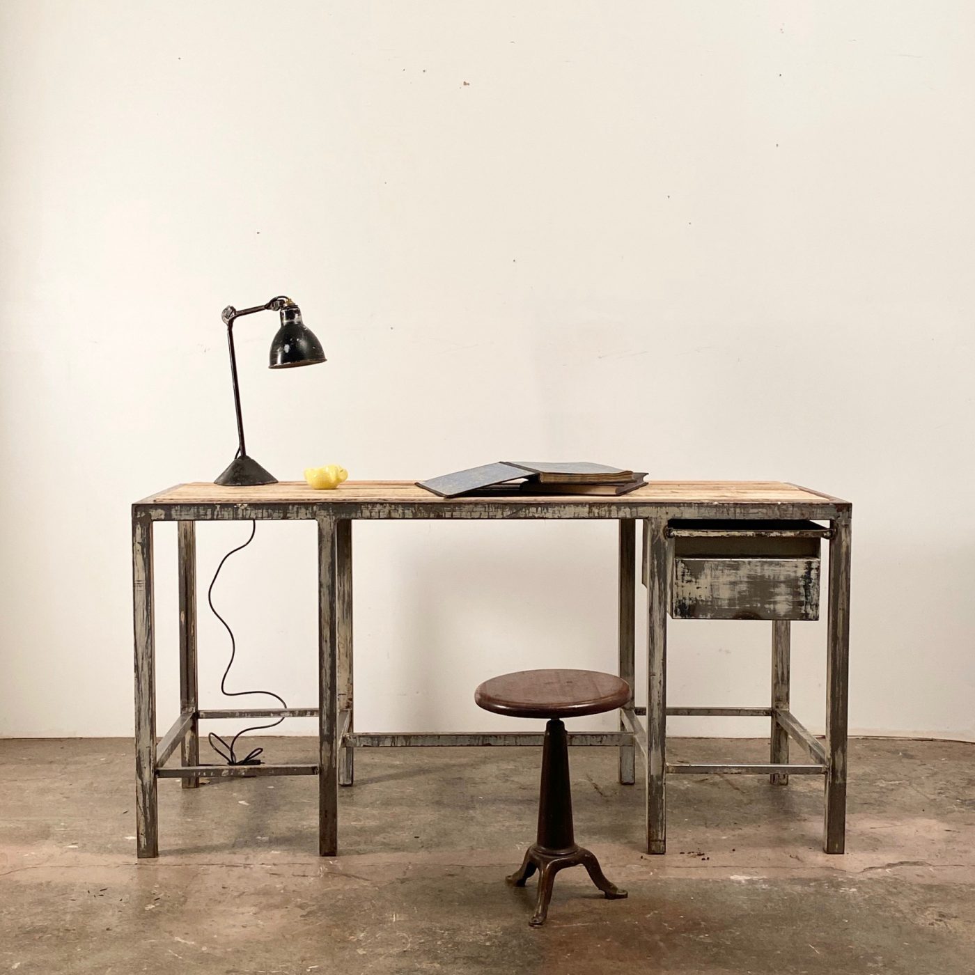 industrial-desk0000