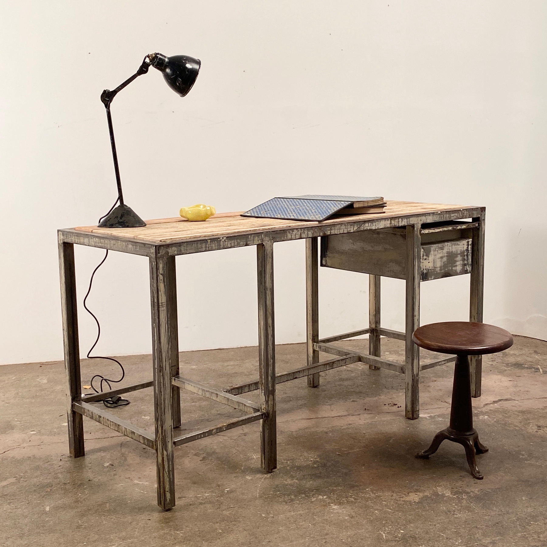 industrial-desk0002