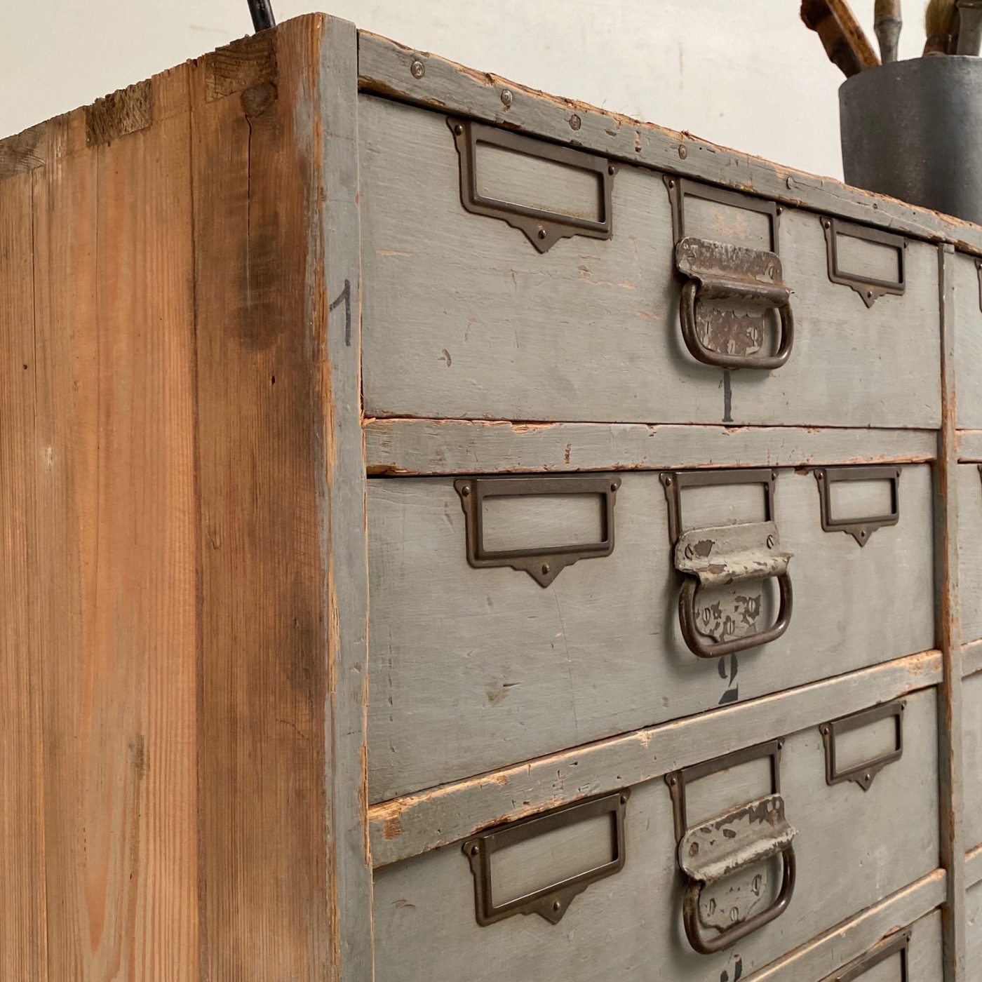 industrial-painted-chest0002