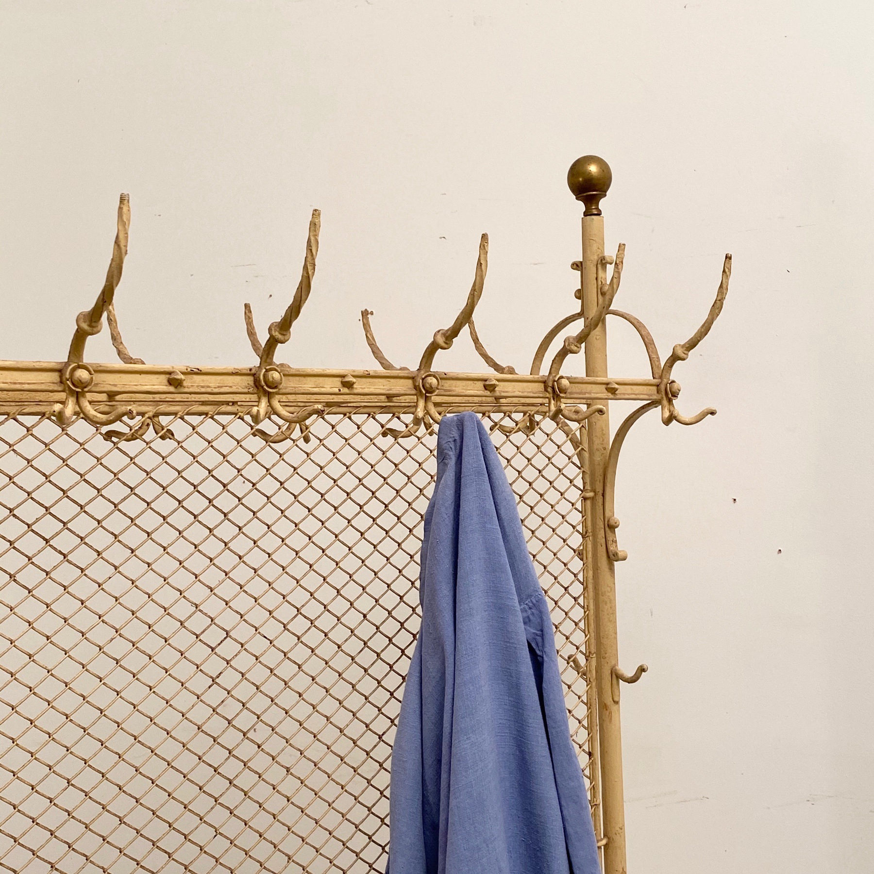 large-wroughtiron-coatrack0006