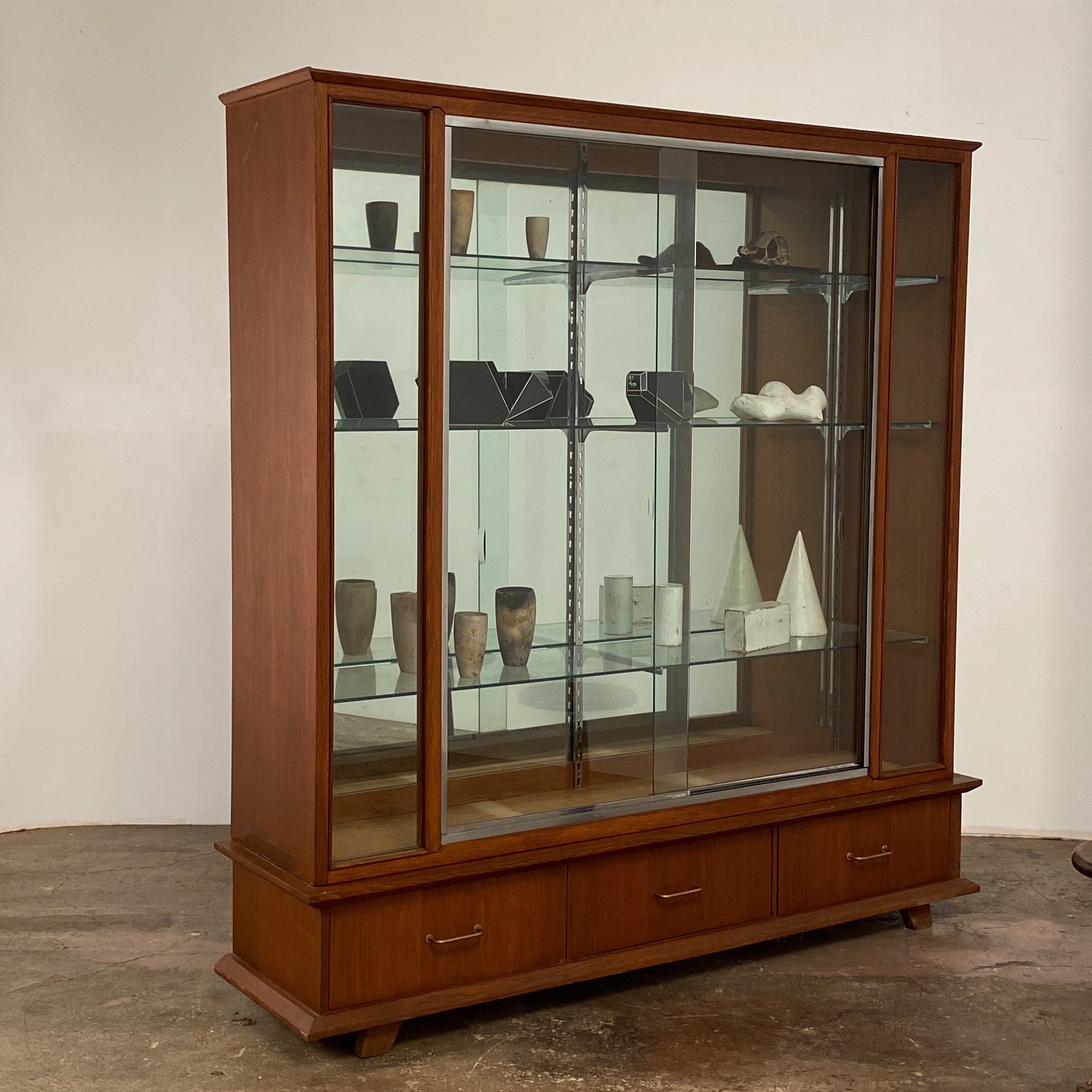 oak-shop-showcase0000