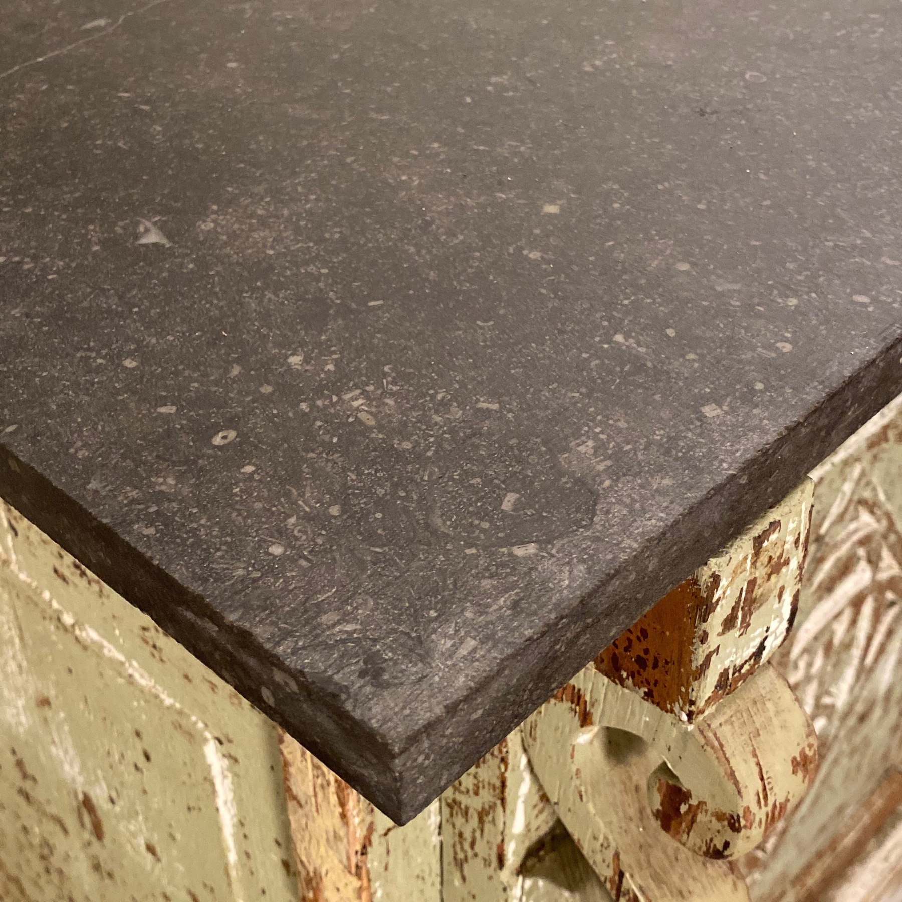 objet-vagabond-painted-counter0007