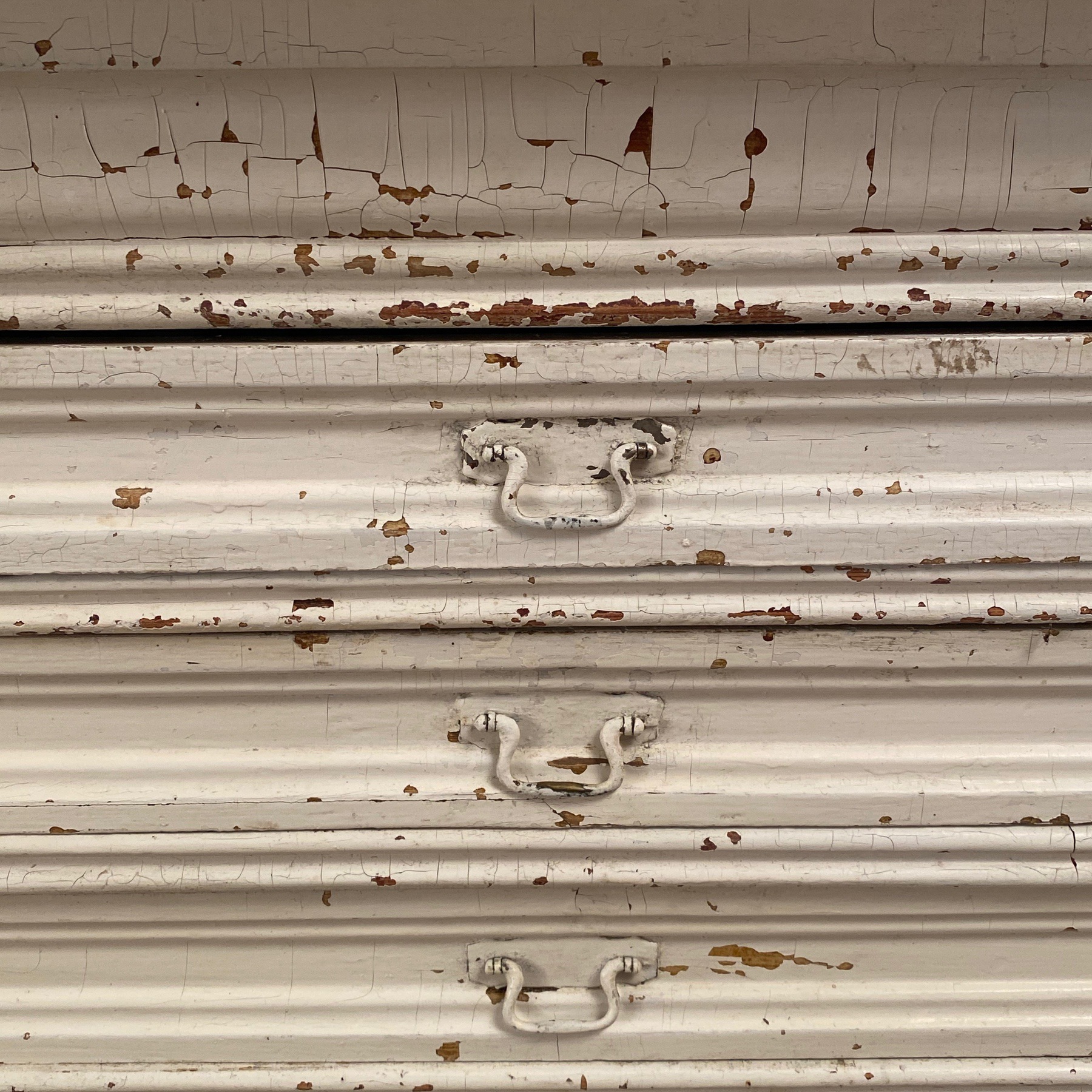 objet-vagabond-paintred-chest0002