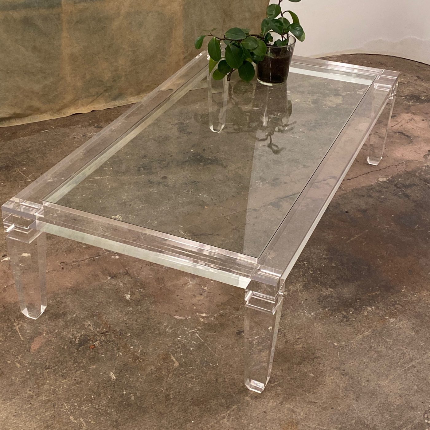 objet-vagabond-plexiglas-table0002