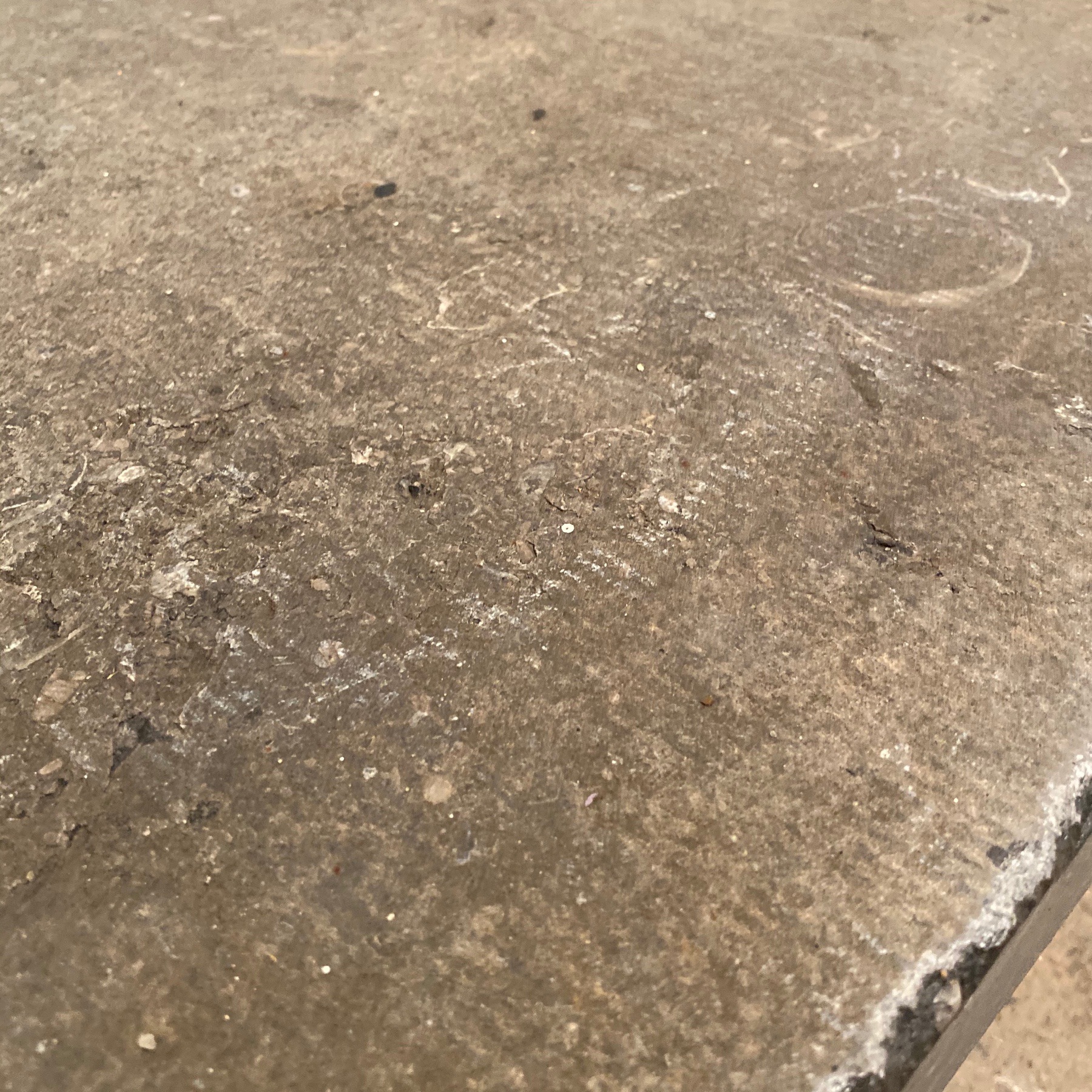 objet-vagabond-stone-table0001