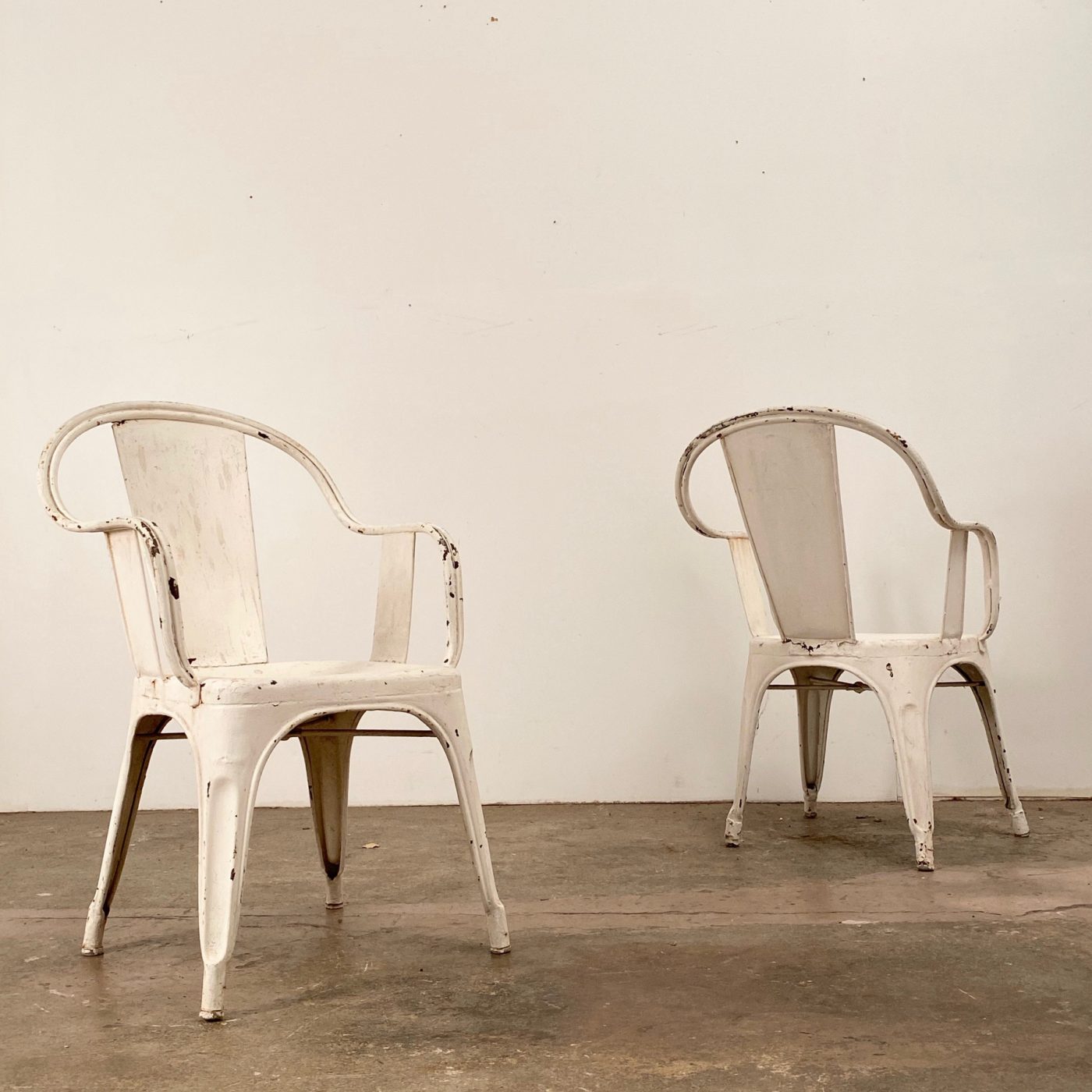 objet-vagabond-tolix-armchairs0003